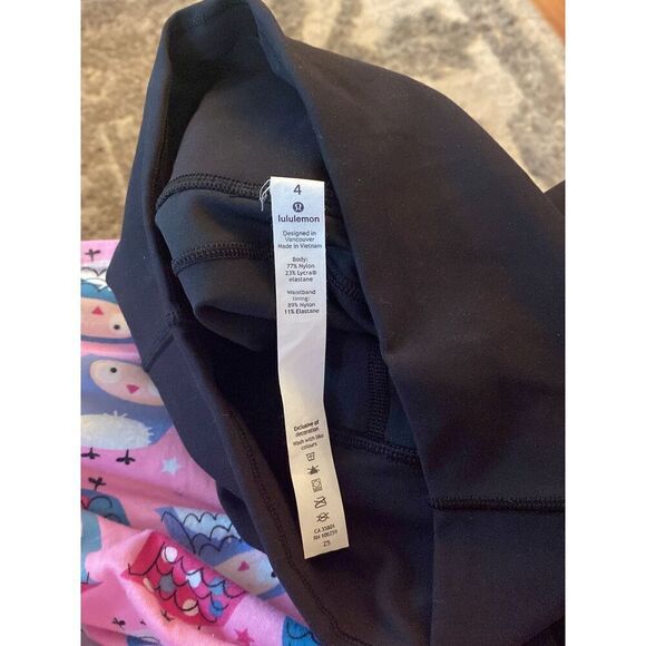 Lululemon in movement Leggings 7/8 - Picture 3 of 5